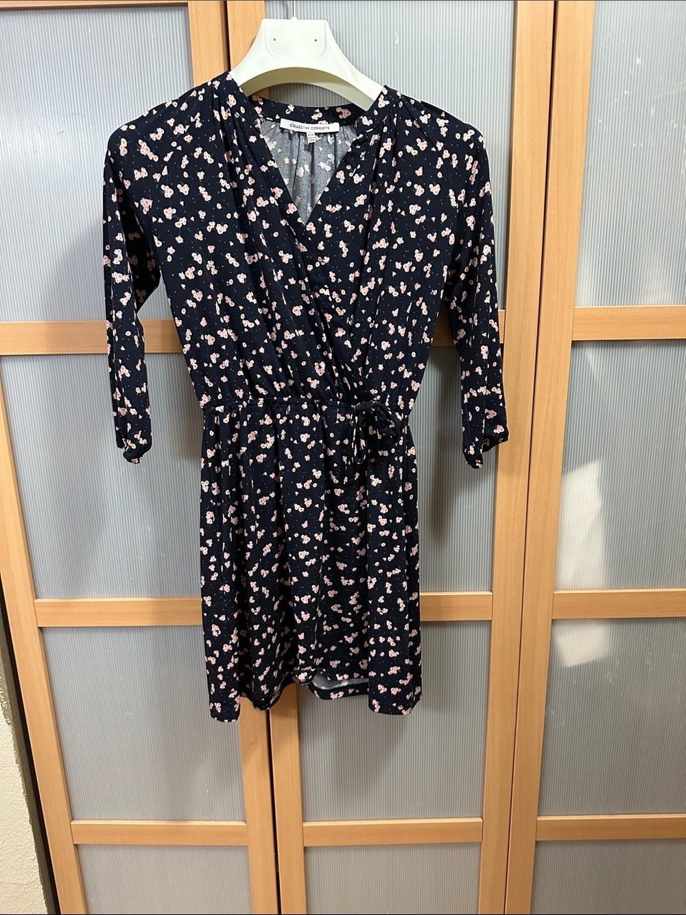 Collective Concepts long sleeve faux wrap Navy Floral Dress w/Pink Print XSP